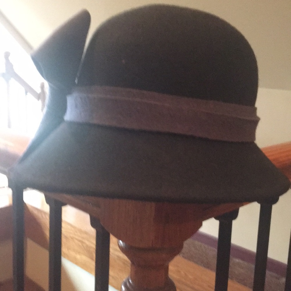 Collection Eighteen women’s wool cloche hat